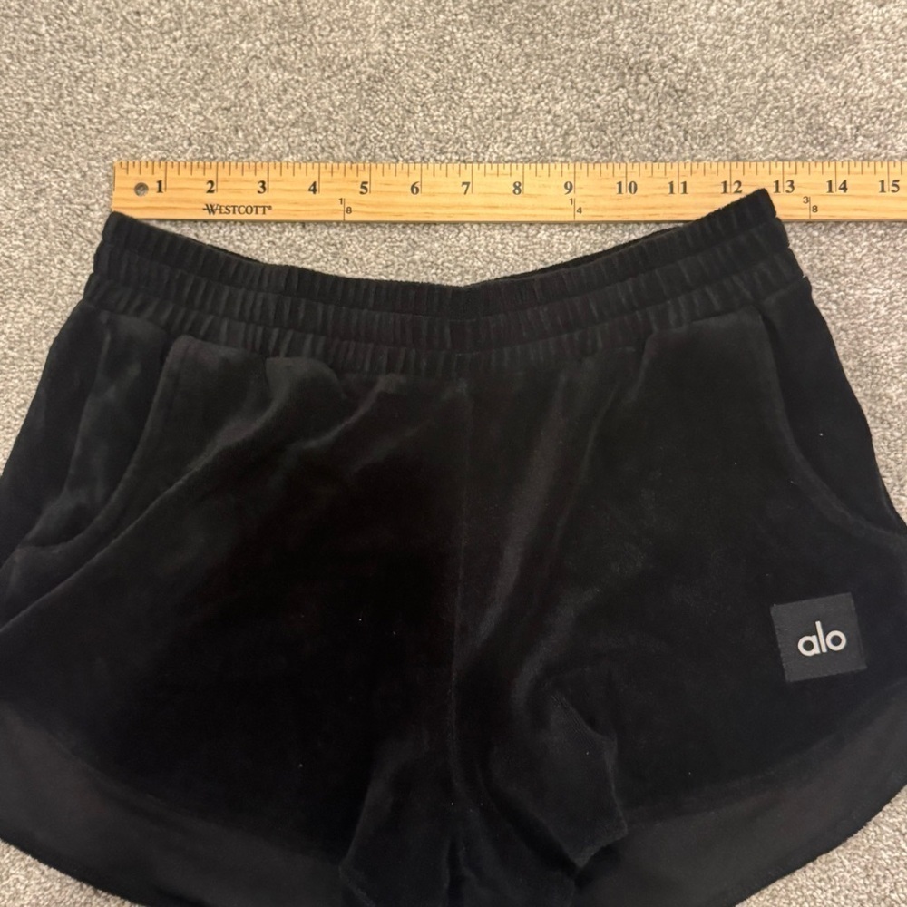 Alo sold out black terry cloth shorts size small EUC - Picture 2 of 7